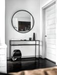 Blackish_Round_Mirror.jpg